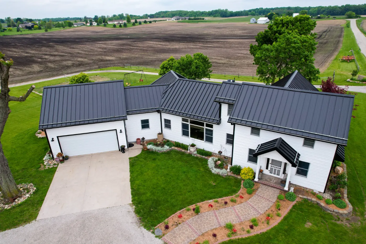 Manufacturer-certified roof installation in Berne